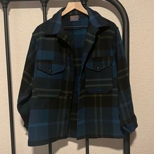 Women’s PENDLETON 100% virgin wool